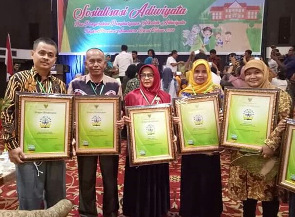 Sebanyak 5 Sekolah Di Pessel Raih Penghargaan Adiwiyata Provinsi 2018