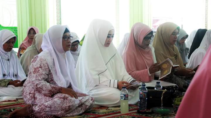 Lisda Hendrajoni Himbau Majelis Taklim Perbanyak Kegiatan Keagamaan
