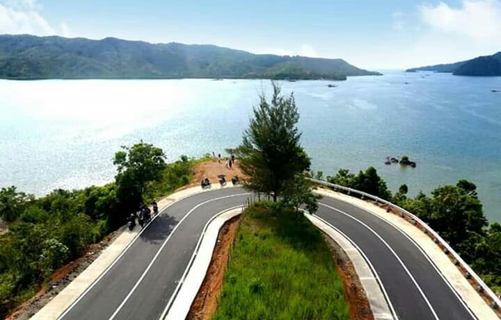 Ruas Jalan Destinasi Wisata Mandeh Siap Dilintasi Wisatawan Saat Cuti Idul Fitri 1440 H