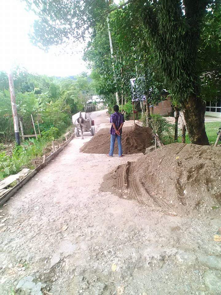 Nagari Bangun Jalan Gunakan Dana Desa 