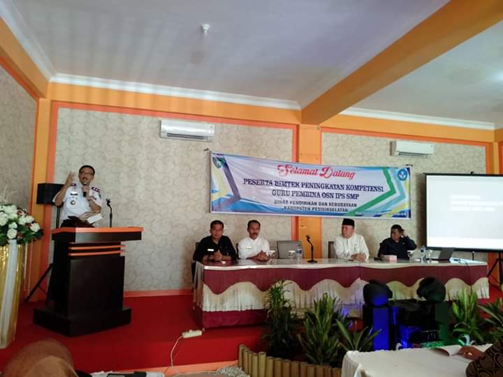 Bupati Buka Bimtek Peningkatan Kompetensi Guru Pembina OSN
