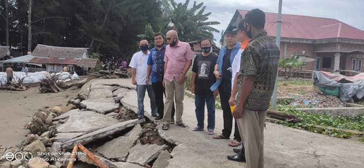 BPBD Pesisir Selatan, Bersama Anggota DPRD Provinsi Sumatera Barat Tinjau Abrasi Pantai