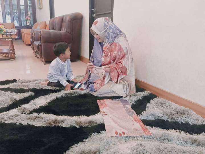 Lisda Hendrajoni : Orang Tua Harus Didik Dan Ajarkan Sepuluh Tata Krama Pada Anak
