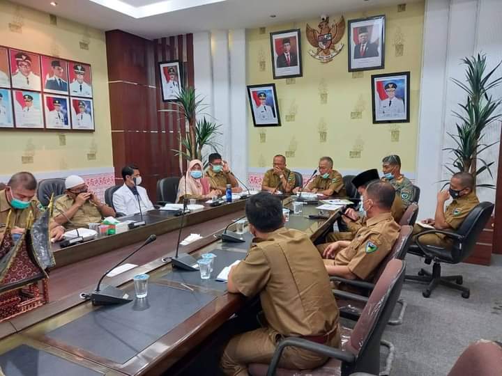 Pjs Bupati Rapat Evaluasi Penanganan Covid-19 Dan Persiapan Belajar Tatap Muka