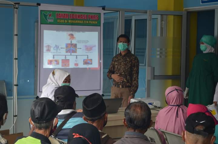 Pasien Poliklinik Paru Ikuti Penyuluhan Kesehatan Terkait Penyakit Tuberkulosis
