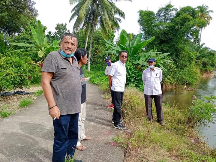 Anggota DPRD Sumatera Barat Tinjau Pekerjaan Pengamanan Tebing Di Kecamatan Lengayang