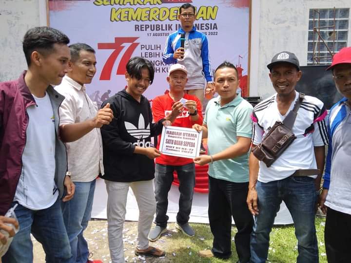 Meriah, Pemenang Undian Lomba Sepeda Santai HUT RI di Kecamatan Sutera Dapat Hadiah Sepeda
