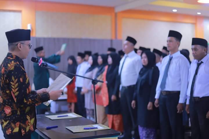 75 Anggota PPK Pemilu 2024 se Kabupaten Pesisir Selatan Dilantik
