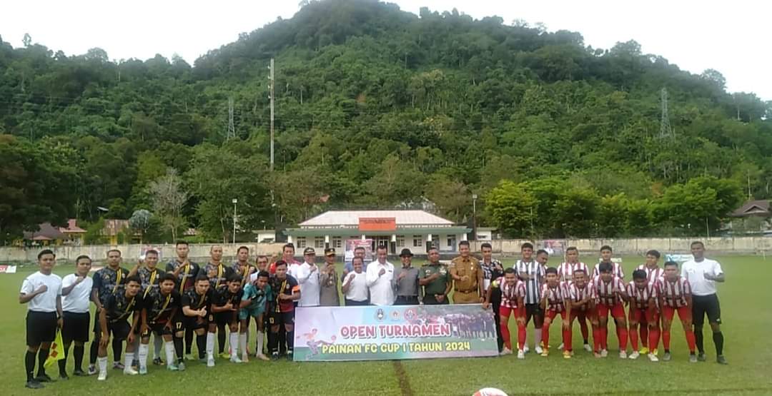Bupati Rusma Yul Anwar Buka Tournamen Sepak Bola Painan FC Cup I