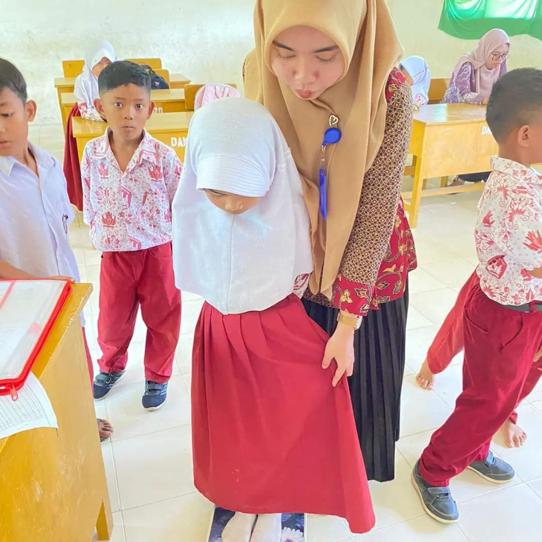 Puskesmas Ranah Ampek Hulu Tapan Lakukan Pemeriksaan Kesehatan Berkala Pada Murid SD