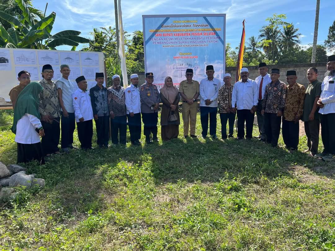 Asisten I Setdakab Lakukan Peletakan Batu Pertama Pembangunan Surau Pincuran Tarok Nagari Salido