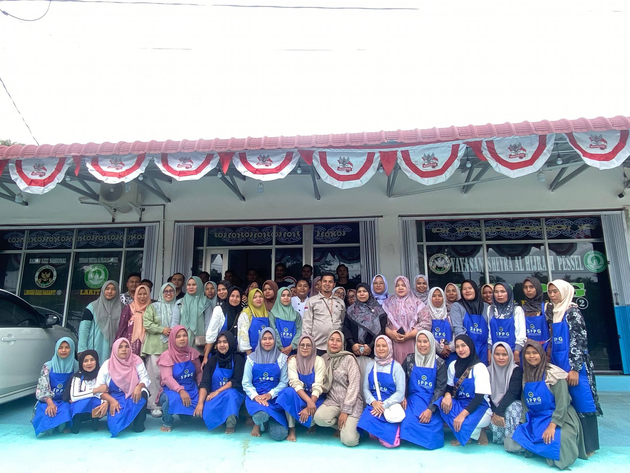 Dinkes Pesisir Selatan dan Puskesmas Air Haji Lakukan Pendampingan Bagi Para Penjamah Makanan di SPPG Pasar Bukit