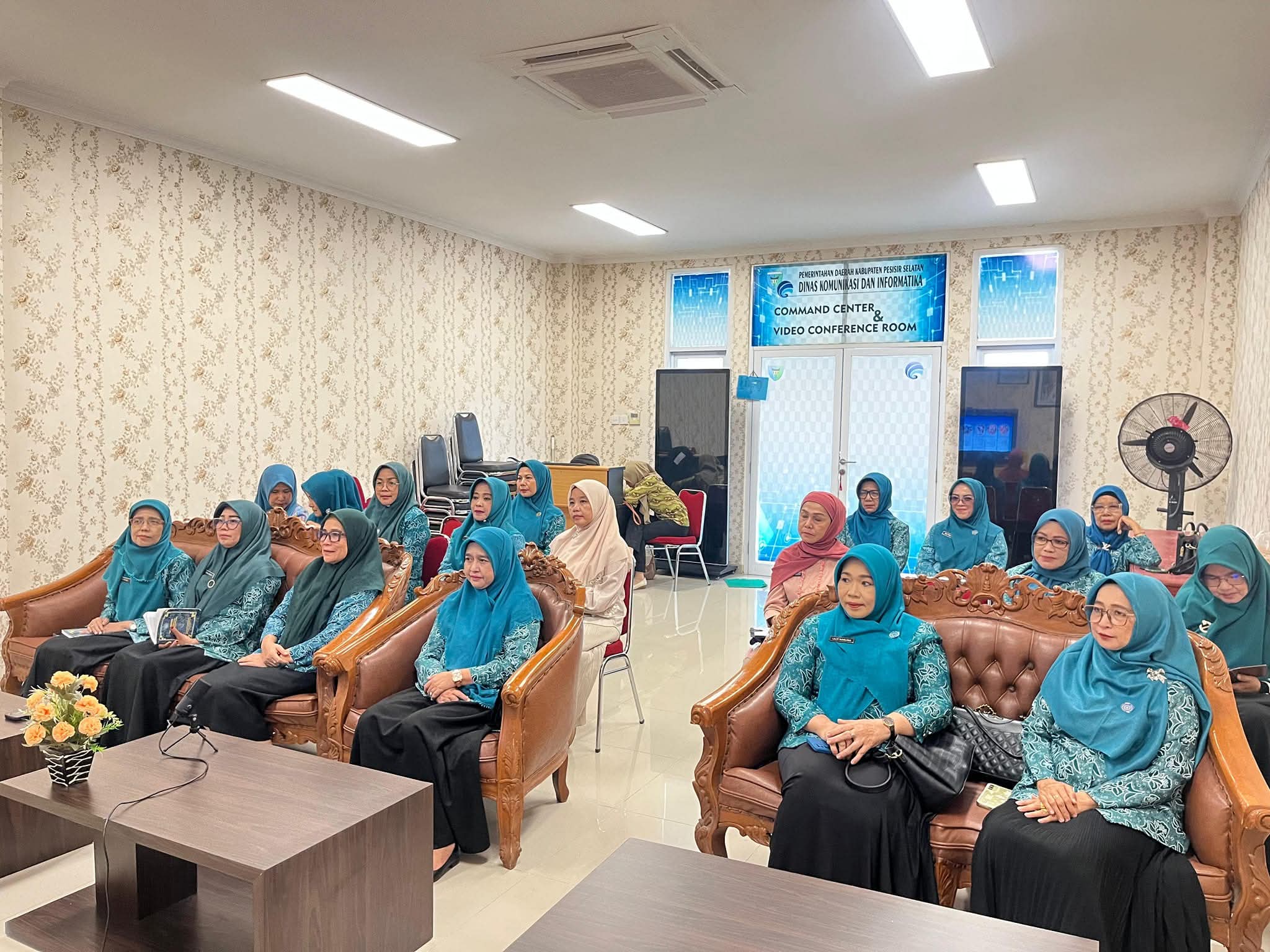 GOW dan DWP Pesisir Selatan Ikuti Sosialisasi Program  Prioritas Pembangunan Keluarga Secara Daring