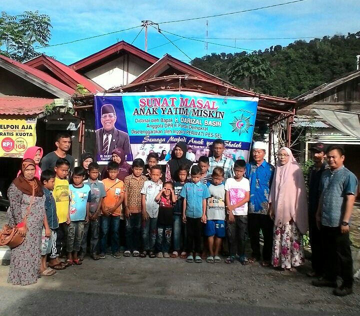 Pemerintah Kabupaten Pesisir Selatan Perwati Pessel Gelar Sunatan Massal Bagi Anak Yatim Dan