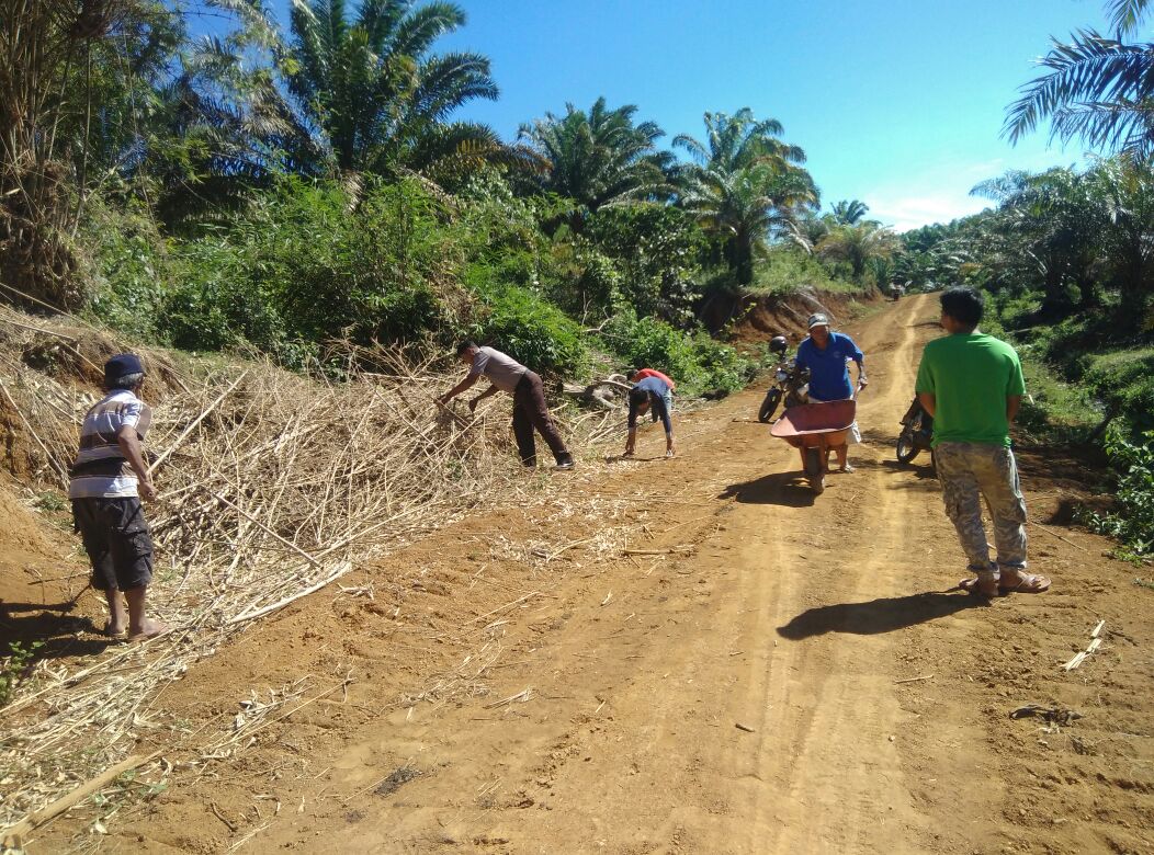 Swadaya Masyarakat, warga goro buka jalan pertanian