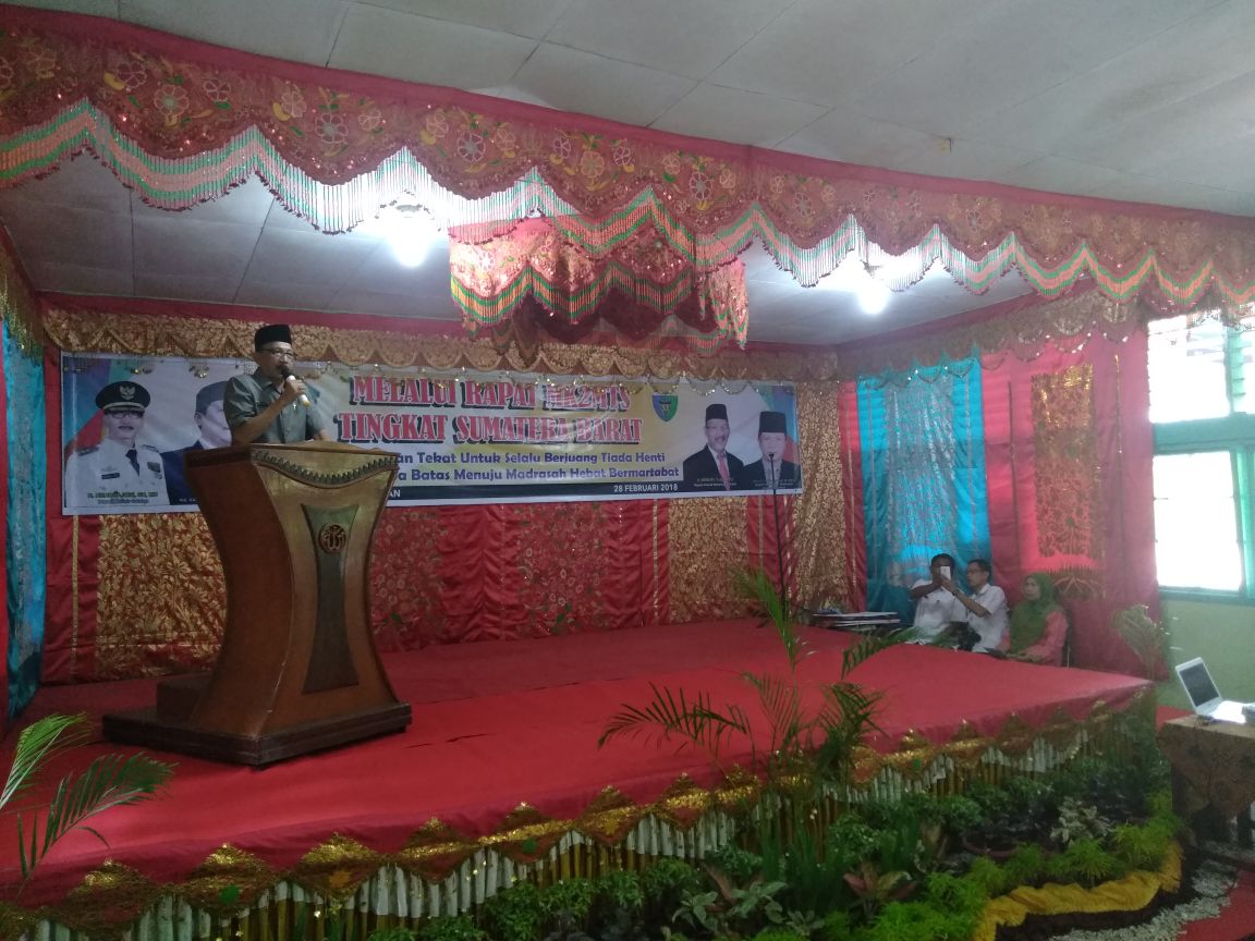Bupati Hendrajoni menghadiri rapat MK2MTS tingkat Sumbar di MTsN 1 Pessel