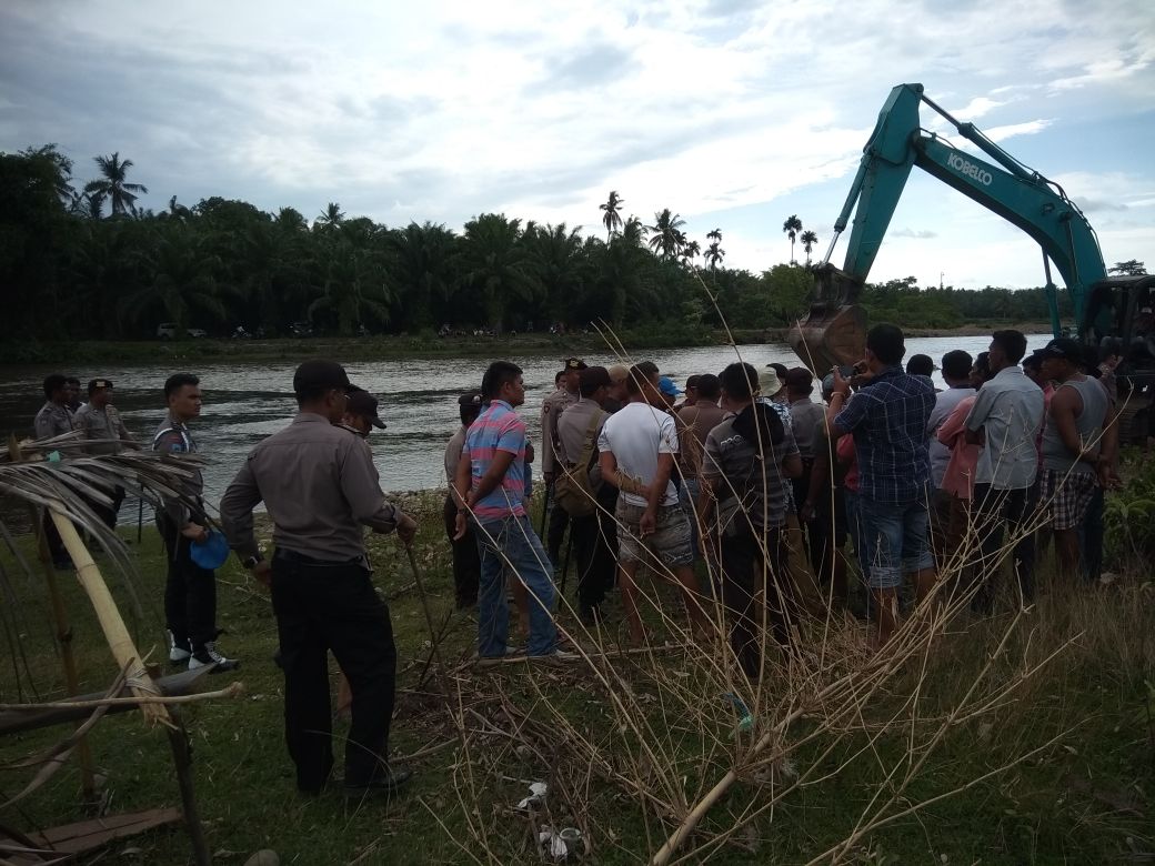 Dinas ESDM Provinsi Sumbar, bersama Polres Pessel turun lakukan pemancangan
