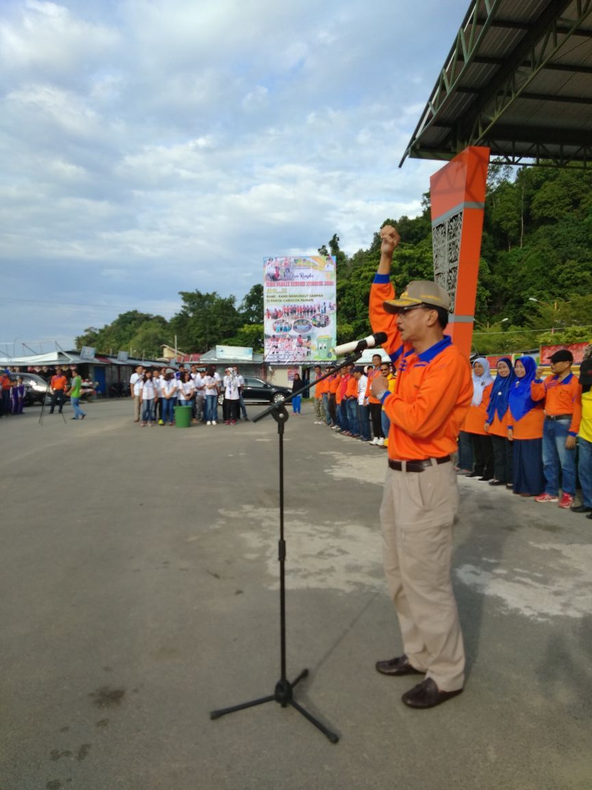 Bupati  Hendrajoni Peringati HPSN 2018 di Pantai Carocok Painan