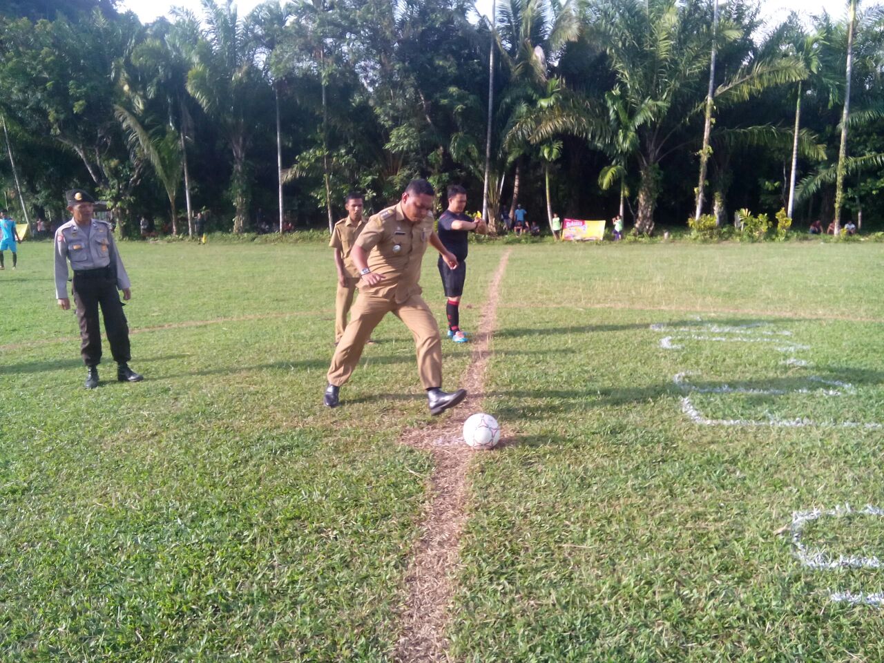 Menggairahkan Semangat Olahraga Tingkat Kampung, Panitia Tarkam Koto Kandis Gelar Turnamen Bola Kaki
