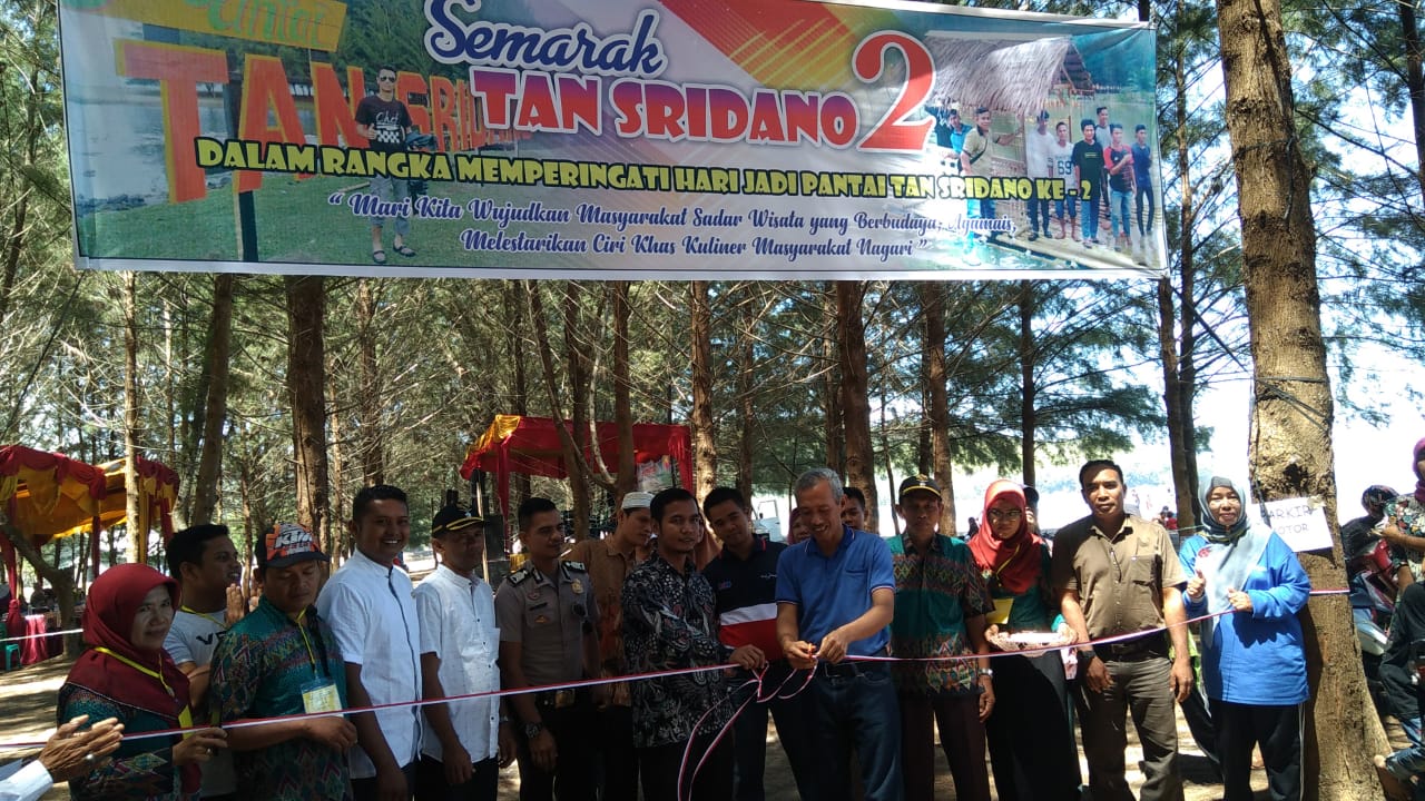 BumNag dan Pokdasrwis Nagari Taluak Gelar  Semarakan Pantai Tan Sridano dengan Berbagai Lomba 