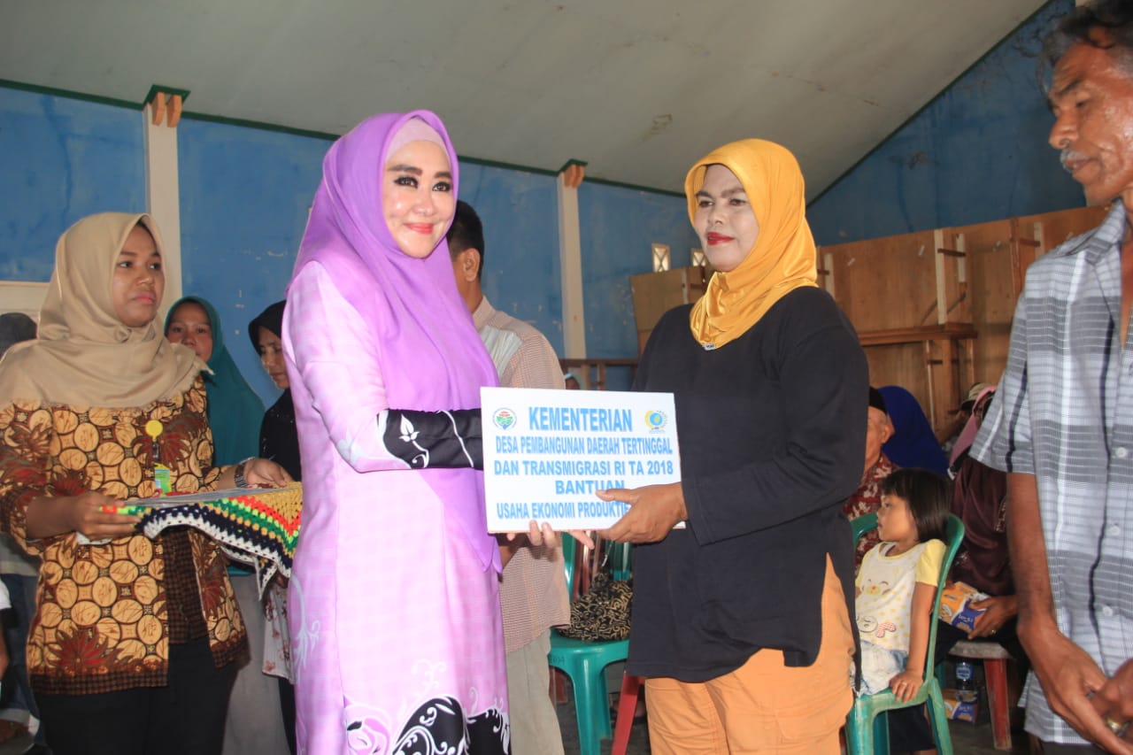 Kemendes Bantu Usaha Ekonomi Produktif Keluarga Miskin di Tarusan 