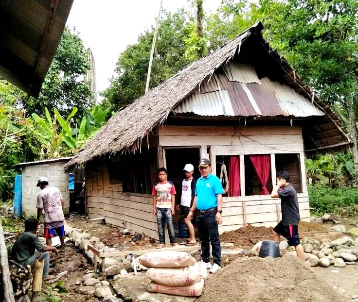 Masyarakat  miskin nagari Batu Hampa Selatan Tarusan mendapatkan bantuan bedah rumah layak huni