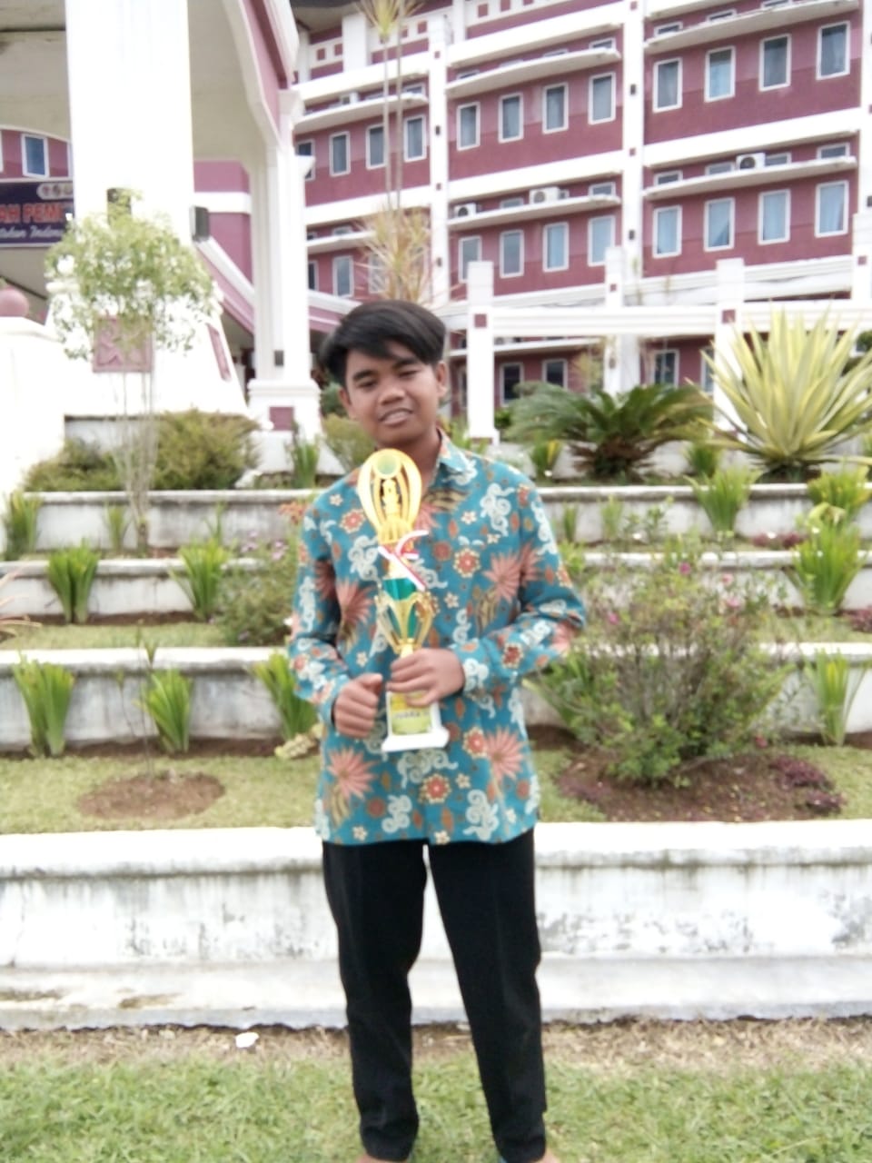 Abdillah Sabbani Hafiz 5 Juz Al Quran Dari Pessel  Gigih Belajar dan Ingin Kuliah ke Mesir