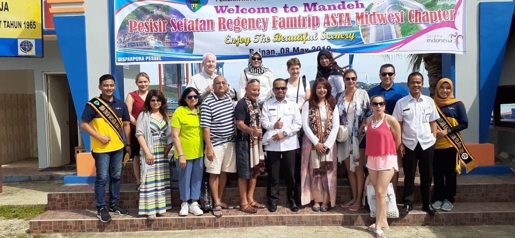 Warga Chicago AS Klaim Kawasan Mandeh Sangat Indah