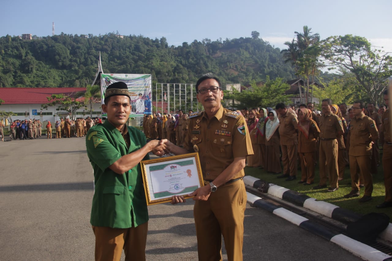 Bupati Terima Penghargaan Bintang 9 Anshor Award II Dari Pengurus Wilayah GP Anshor Sumbar