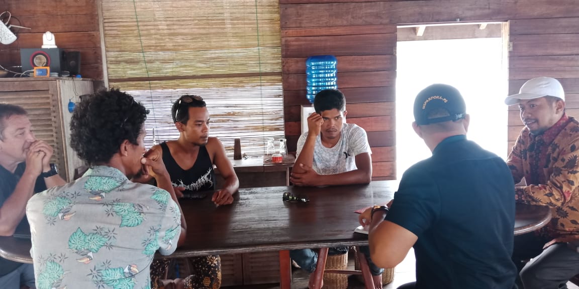 Bersama PT Bintang Paradiso, Dinas Pariwisata Latih Tiga Anak di Mandeh Jadi Penyelam Profesional