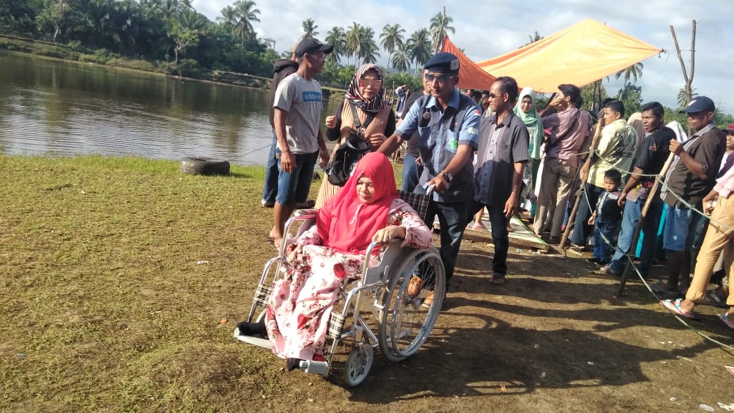Penyandang Disabilitas Dapat Pelayanan Khusus di Obyek Wisata Penangkaran Penyu Ampiang Parak