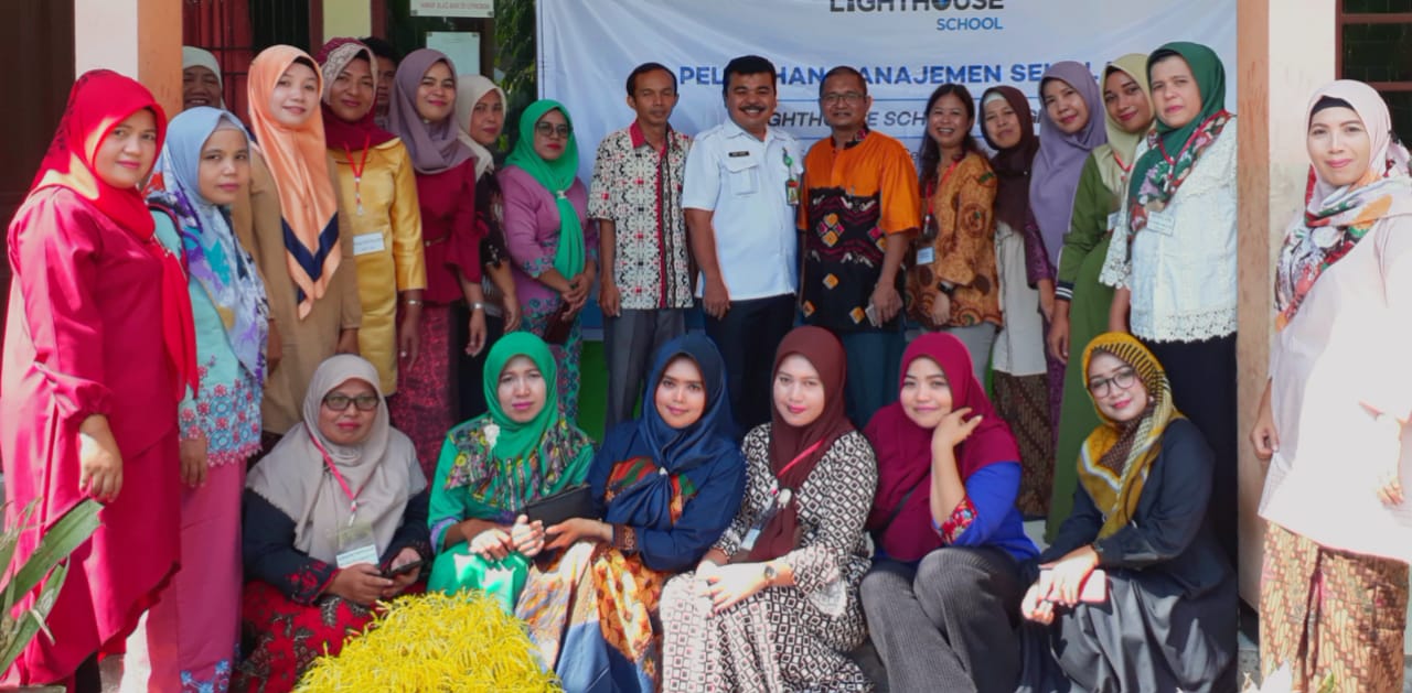 Melalui Lighthouse School Program, Guru SMPN 4 Sutera Dapat Pelatihan Belajar Abad ke 21 