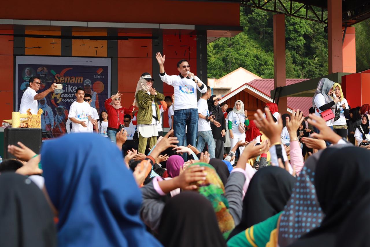 Senam Pagi Bersama Remaja Hebat Juara, Bupati Hendrajoni Ingatkan Jaga Pola Hidup Sehat