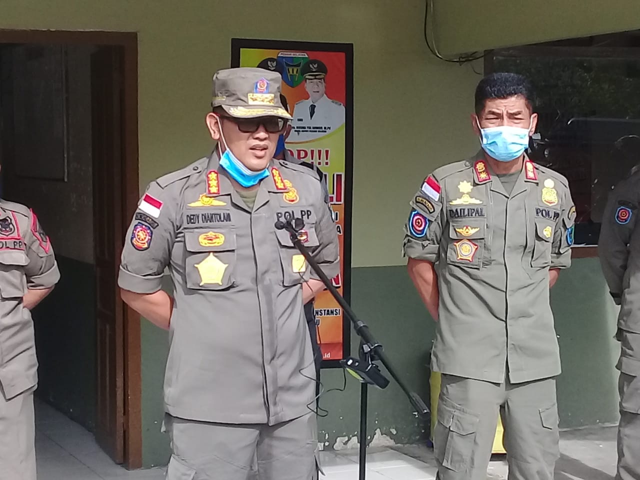 Satuan Polisi Pamong Praja Provinsi Sumatera Barat, Lakukan Pengawasan dan Pendisiplinan Masyarakat Dalam Mematuhi Protokol Kesehatan Covid 19 Dipesisir Selatan 