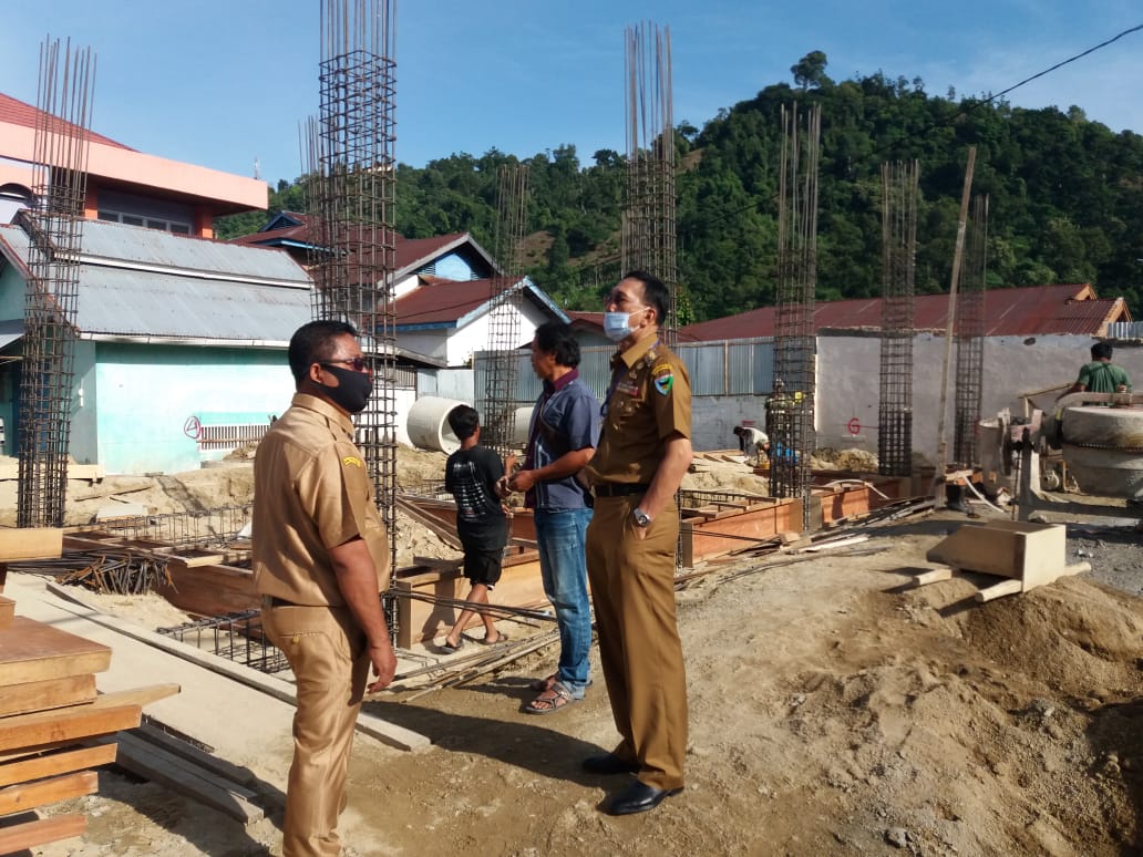 Bupati tinjau pembangunan gedung penanganan penyakit paru RSUD Dr M Zein Painan