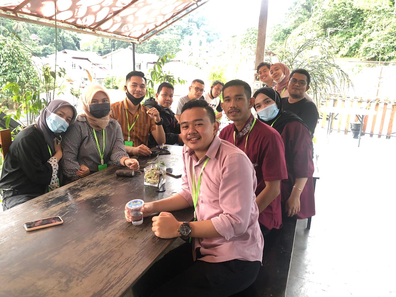 Bersama Relawan Demokrasi KPU Pessel, KPU bikin Film Dokumenter 