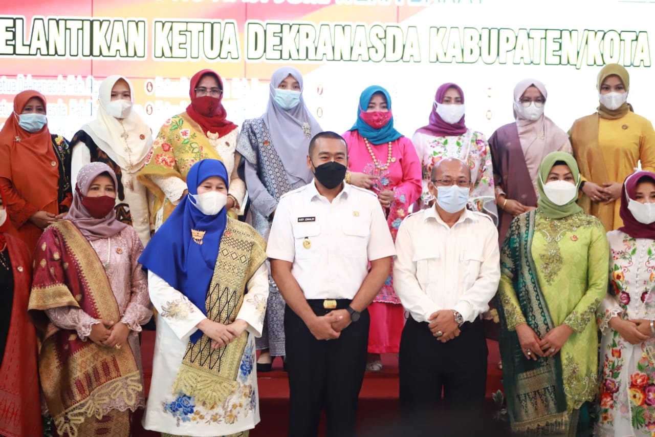 Usai Dilantik  Ketua  Dekranasda Pesisir Selatan Ikuti  Rakernas 2021