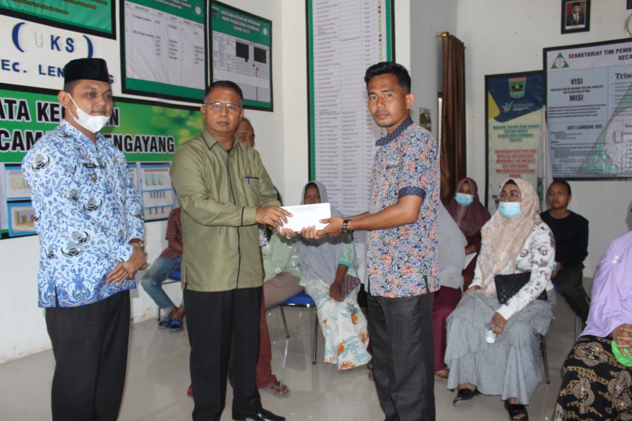 Baznas Salurkan Bantuan Pada Korban Kebakaran Petak Toko Di Pasar Kambang