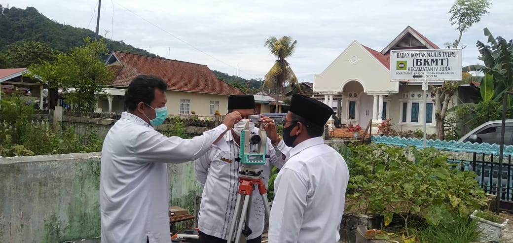 Tim Kanwil Kemenag Sumatera Barat Lakukan Kalibrasi Arah Kiblat