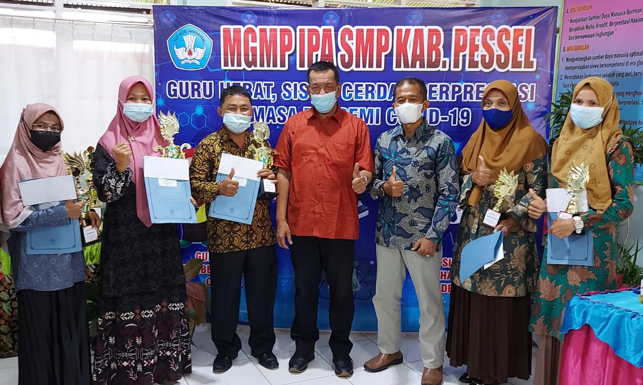 Juara Lomba Guru Hebat Dua Guru Honorer Diangkat Jadi Guru Kontrak Daerah