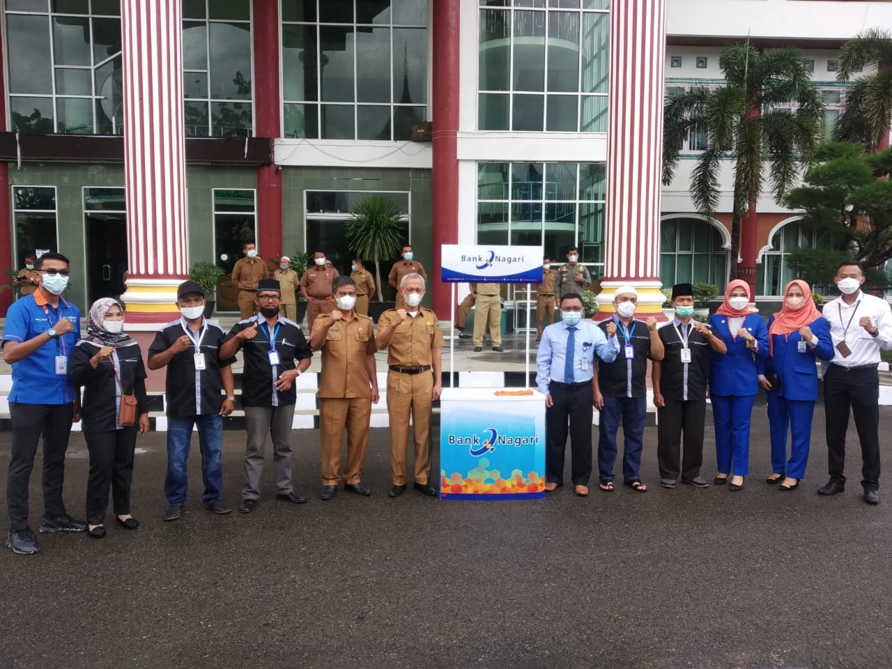 Sekda Mawardi Roska Launcing Penggunaan QRIS Bagi Pedagang Pasar Rakyat