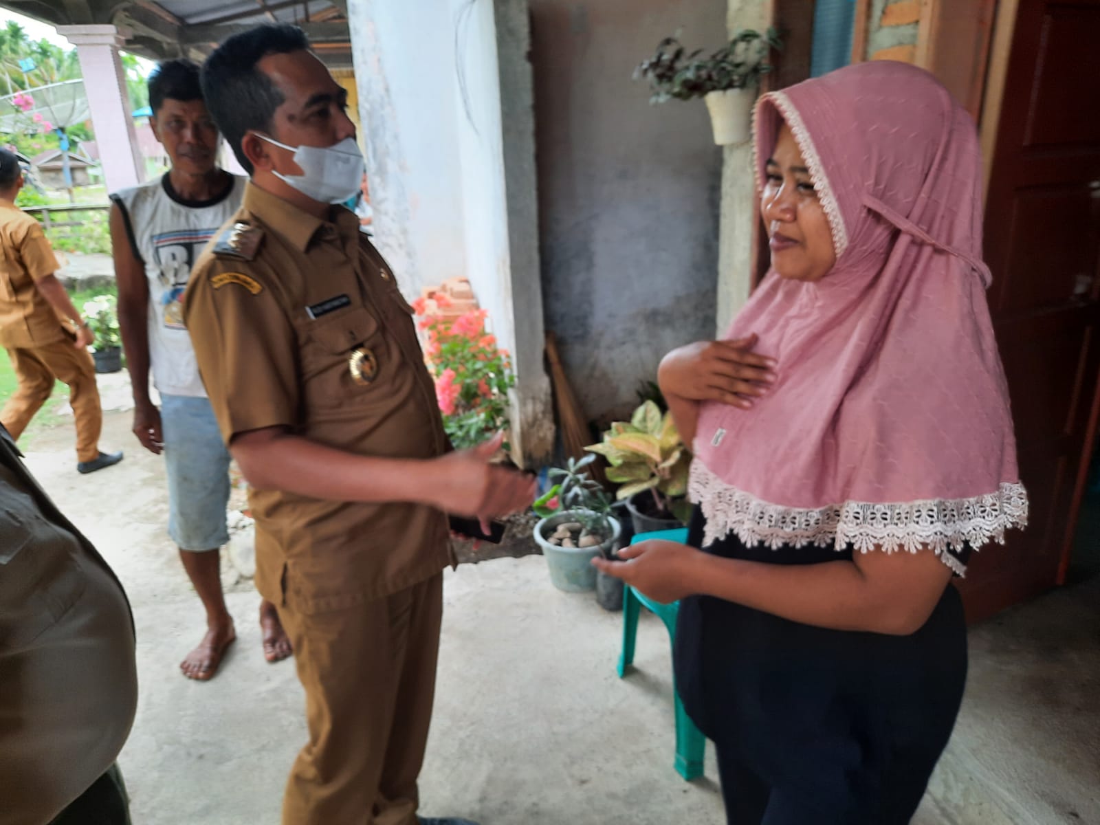 Wabup Rudi Hariyansyah Tinjau Pembangunan Rumah Warga Terdampak Longsor