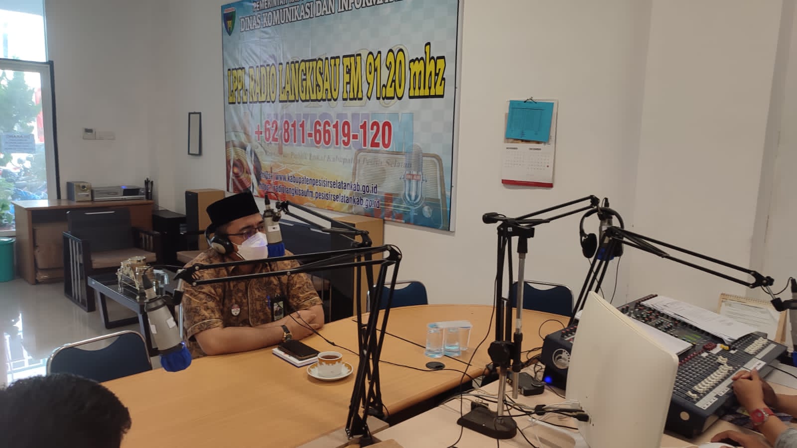 Tampil Sebagai Narasumber Di LPPL Langkisau FM kakan Kemenag Pessel H. Abrar Munanda Sampaikan Seputar Kegiatan Untuk Masyarakat 
