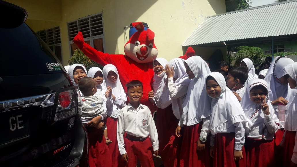 Satgas Covid - 19 Ranah Pesisir Gelar Vaksin Badut Bunny di Sekolah