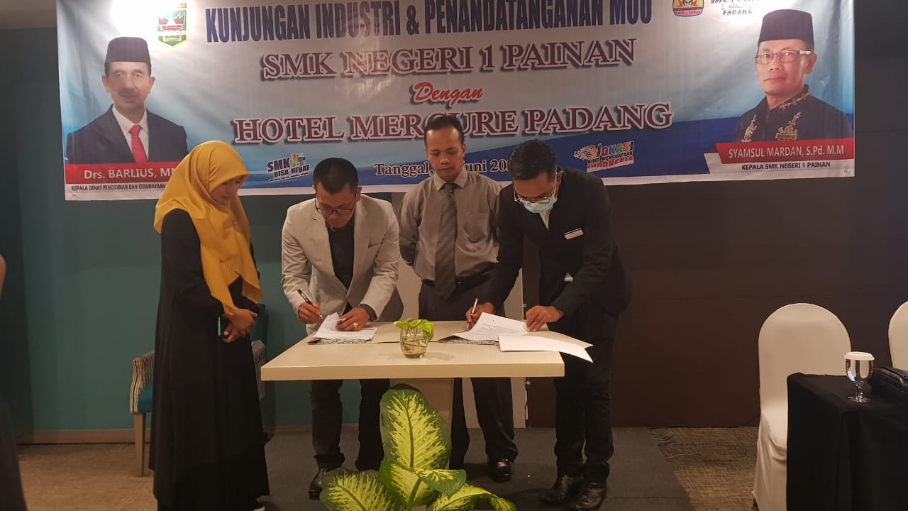 SMK N 1 Painan Jalin Kerjasama Perhotelan di Padang