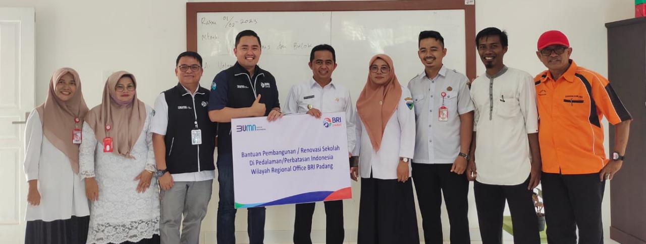 BRI Cabang Painan Bantu Pembangunan dan Renovasi SDN 39 Tanjung Bungo Air Haji