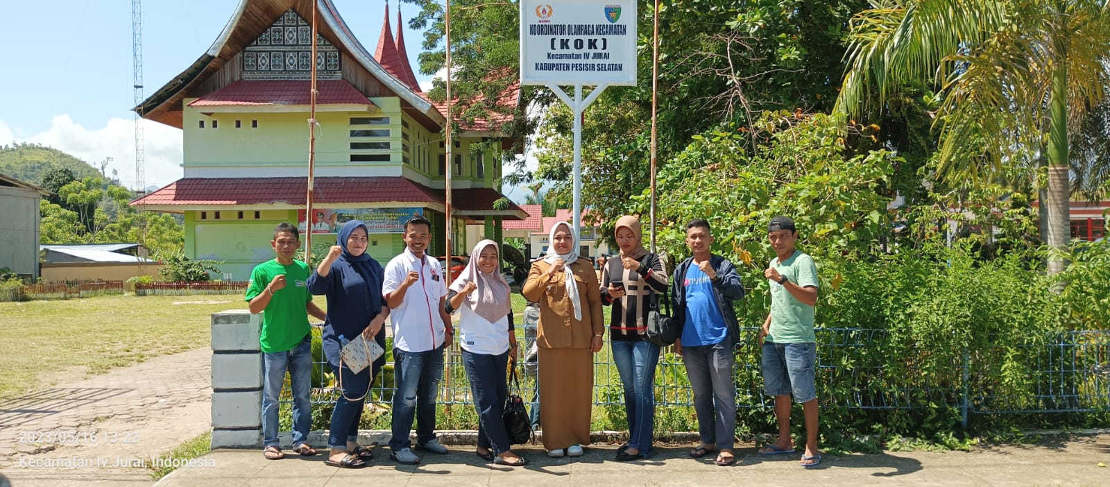 KONI Pessel Distribusikan Plang Merek KOK di 15 Kecamatan 