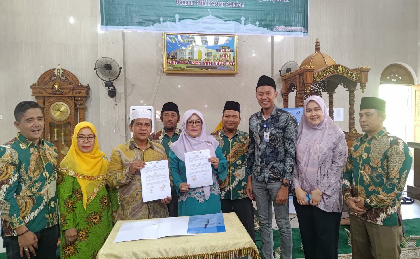 Majukan Perekonomian di Daerah Bank Nagari Cabang Painan Lakukan PKS dengan Muhammadiyah Pesisir Selatan 