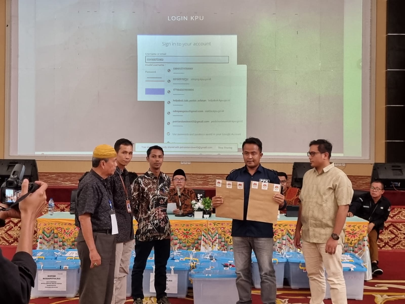 Bawaslu  Lakukan Pengawasan Rekapitulasi Hasil Perolehan PSU DPD Dapil Sumatera Barat