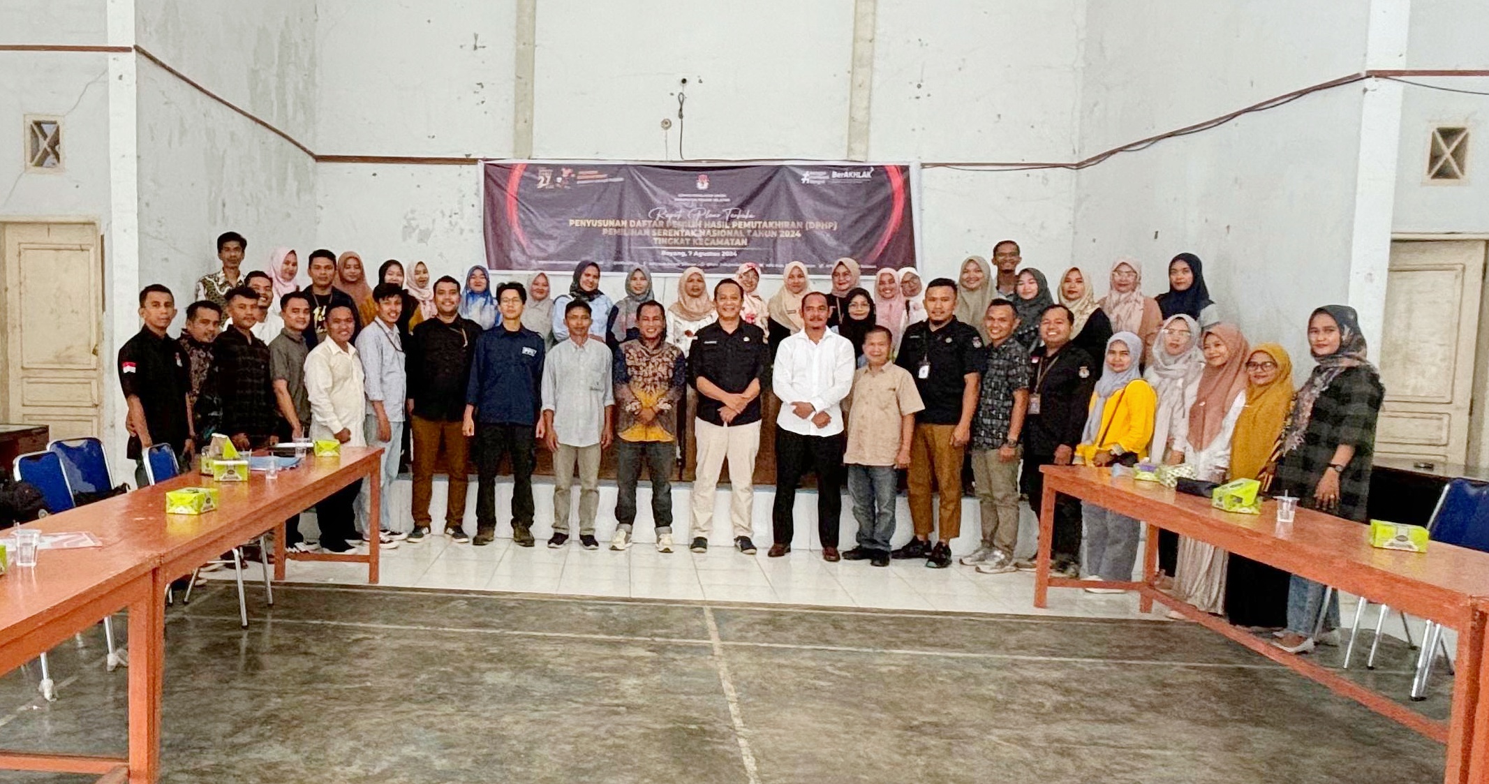 PPK Bayang Gelar Rapat Pleno Rekapitulasi DPHP Pilkada Tahun 2024